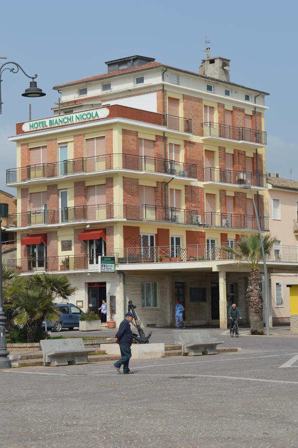 Hotel Bianchi Nicola 雷卡纳蒂港 外观 照片